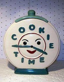 http://www.weststpaulantiques.com/images/220_220px-Abingdon_Cookie_Time_Jar_02.jpg