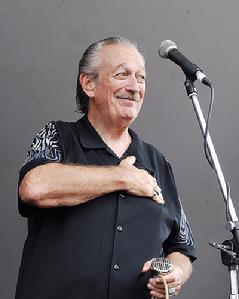 Harmonica by charlie musselwhite w/ Richard Bargel
