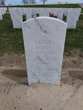 Leslie Bruce "Les" Fursetzer