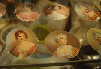 Dealers Gallery