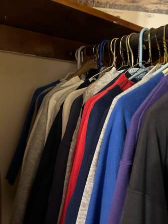 West Saint Paul Antiques - VINTAGE SPORTS TEE SHIRTS AND SWEATSHIRTS