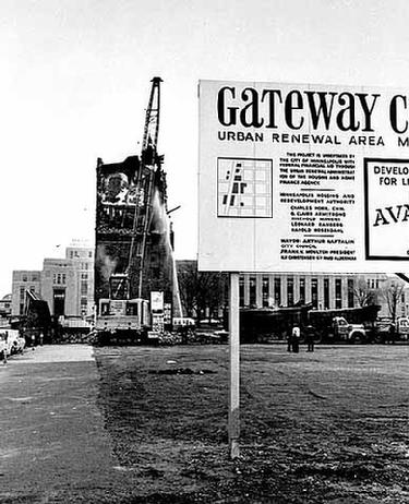 Gateway 1962 - Click the Photo.