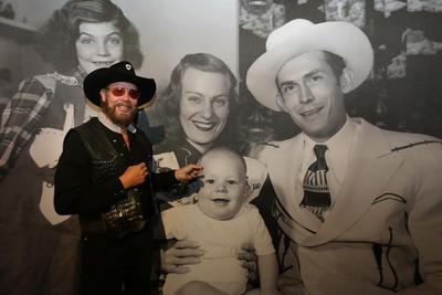 Click Here for Hank Williams Jr. website...