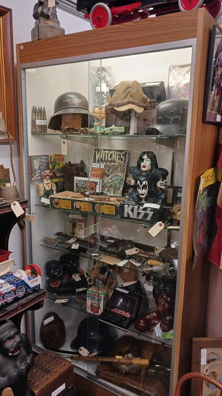 Metal Mike's Antique & Collectibles Booth