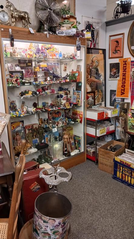 Jason & Julie Debing, Antique & Collectible Dealers