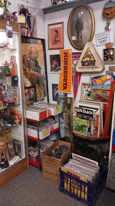 Jason & Julie Debing, Antique & Collectible Dealers