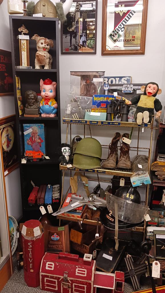 Metal Mike's Antique & Collectibles Booth