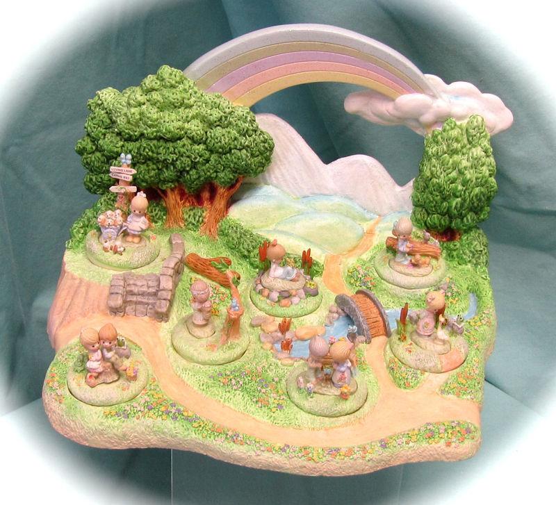Click Here for the 1995 Precious Moments "Field of Friendship"